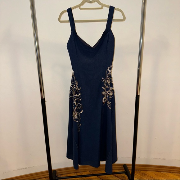 ADEAM BLUE DRESS WITH SEQUINS & BEADING. NO SIZE TAG - Picture 2 of 9